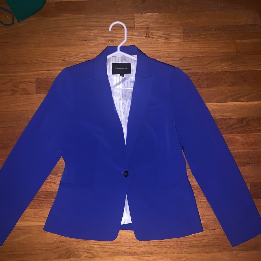 Banana Republic women’s royal blue blazer